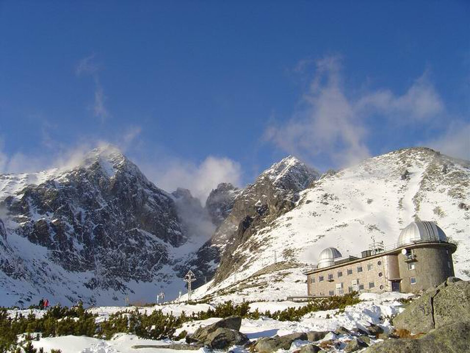 Skalnaté pleso ve Vysokých Tatrách za soumraku